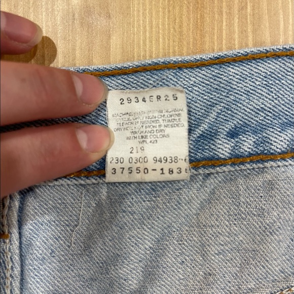 Vintage Levi’s 550 Shorts - Picture 4 of 8